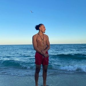 Meet your Posher, Elijah